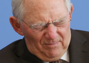 Finanzminister Wolfgang Schäuble will bei straflosen Selbstanzeigen künftig nicht mehr beide Augen zudrücken. Er kündigt strengere Regeln an
